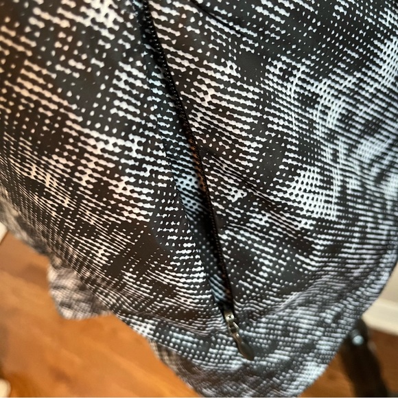 Under Armour Storm1 Hooded Rain Shell - size L - Picture 7 of 8